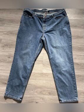 Carhartt Women's Relaxed Fit Tapered Leg Jeans Sz 22W Medium Wash BD5383-W